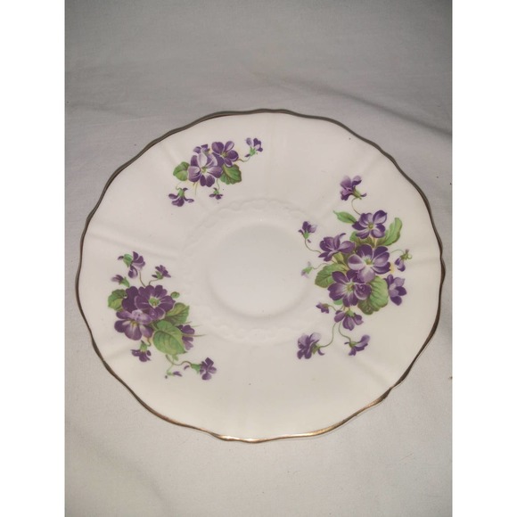 Old Royal purple and white flower bone china teacup and saucer - Picture 4 of 7